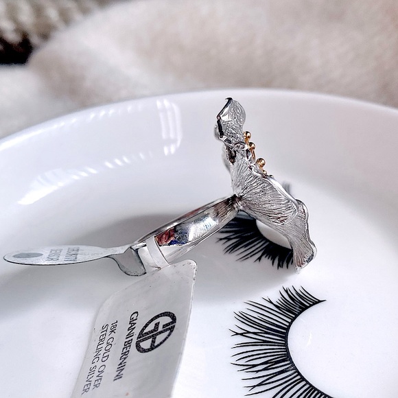 Giani Bernini Two-tone Hibiscus Flower Ring - Picture 7 of 15